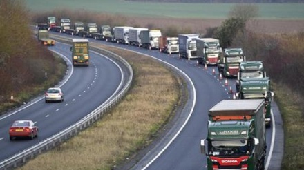 Brexit: Inghilterra rinvia controlli doganali su merci da Ue