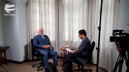 扎里夫：美国寻求打破世界体系