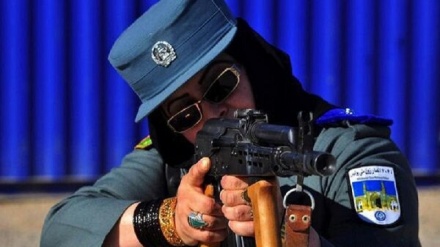  تیرباران یک پلیس زن افغانستان بدست گروه طالبان 