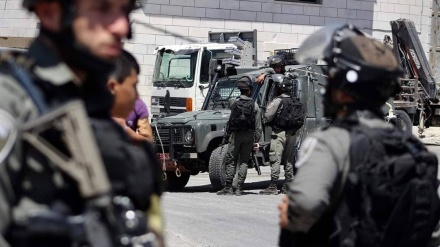 Polisi Israel Aniaya Penjaga Masjid al-Aqsa