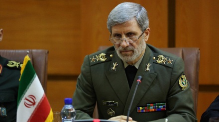 イラン国防軍需相、「研究用人工衛星に関する活動を継続」