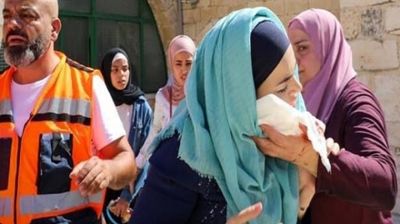 Begini Perlakuan Polisi Zionis terhadap Jemaah Shalat Palestina