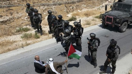 Pasukan Zionis Menahan Pemuda Palestina di al-Khalil