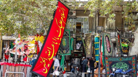 মহররমের চাঁদ এলো ঐ কাঁদাতে ফের দুনিয়ায়...