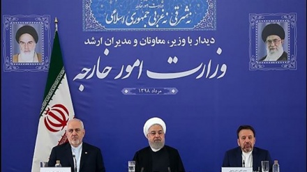 Ruhani:Sepah və İroni xarici koon vəzir Amerkə tərəfo de sank siya dim bə dim be bəpeştə dınyoədə veyə erjışon pəydo karde.