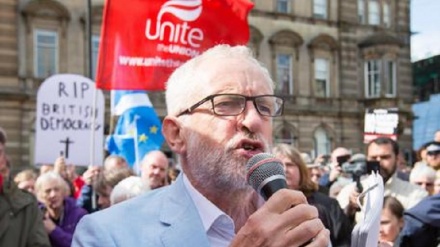 GB/Brexit: Corbyn, 'fermeremo Boris'