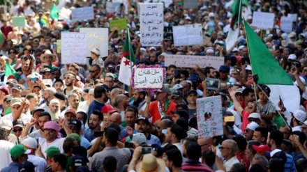 Wananchi wa Algeria waandamana wakitaka kutimuliwa mabaki ya utawala wa Bouteflika