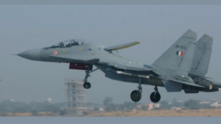 Ҳиндистон армиясининг қирувчи самолётларидан бири қулаб тушди