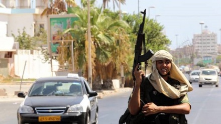 Libia, Tripoli denuncia: Haftar ha violato cessate il fuoco