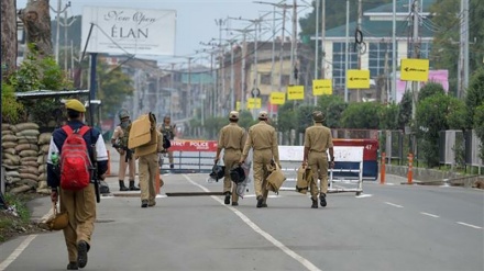 India intensifies restrictions on Indian Kashmir after Friday clashes 