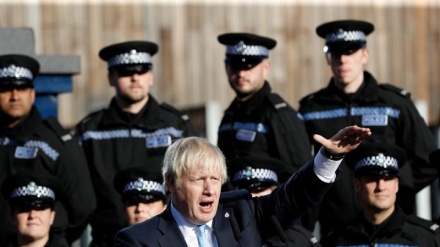 GB/Johnson: «Un altro rinvio? Meglio morto»