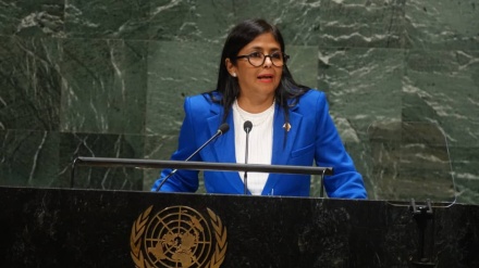 Venezuela: EEUU ejerce terrorismo ya no con bombas sino con dólares