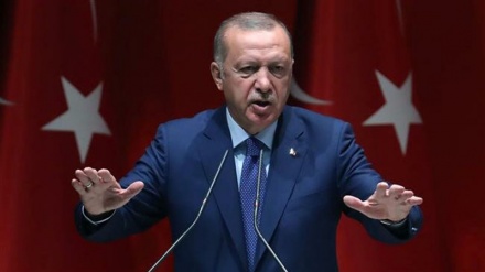 Erdogan su Mediterraneo orientale: nessuno osi minacciarci