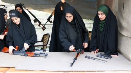 Pameran Pertahanan Iran Menandai Pekan Pertahanan Suci