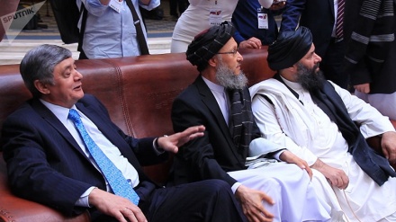 Delegacioni i talibanëve udhëton në Rusi pas dështimit të bisedimeve me SHBA