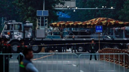 中国が国慶節の軍事パレードで最新兵器を公開　