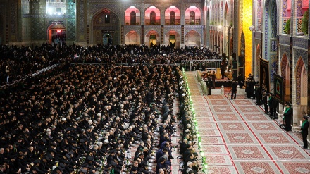 Peringatan Malam ke-11 Muharram di Mashhad 