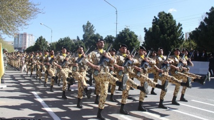 L'Iran marque la Semaine de la Défense sacrée par une parade militaire