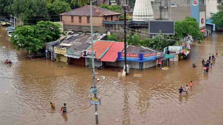 インドで洪水、４５人が死亡