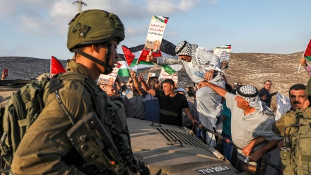 Përleshje mes forcave ushtarake të regjimit sionist me palestinezët në Al-Khalil