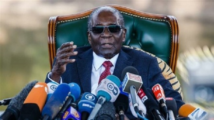 Ex-Zimbabwean leader Robert Mugabe dies aged 95