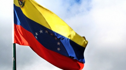 委内瑞拉：哥伦比亚正运作的准军事训练营