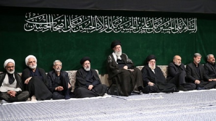 Траурная церемония по мученической смерти имама Хусейна в присутствии великого лидера исламской революции