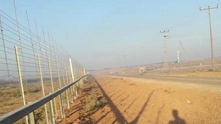 Filistinli gençlerden Gazze sınırında operasyon