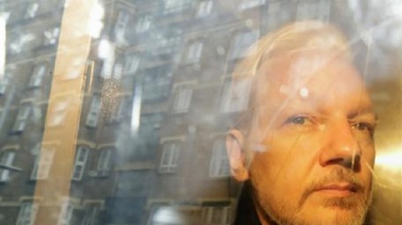 Wikileaks: Assange resterà in carcere