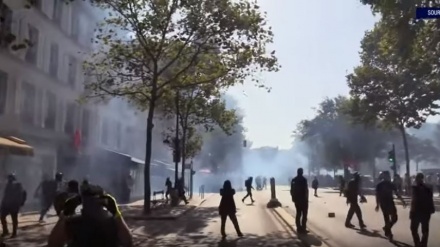 Paris: violences policières contre les Gilets jaunes