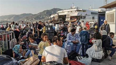 Hundreds of refugees moved from ‘hell’ of Greek island
