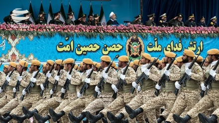 Peringati Pekan Pertahanan Suci, Iran Gelar Parade Militer Nasional