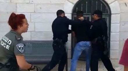 Polisi Zionis Tangkap Seorang Pemuda Palestina