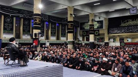 Rahbar: Pawai Arbain Gemakan Pesan Global Huseini !  