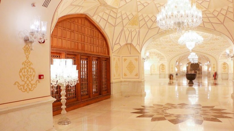 イスラム建築の意匠が美しいイランモール