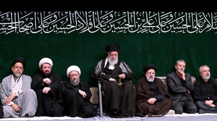 Траурная церемония по имаму Хусейну (мир ему!) в присутствии верховного лидера исламской революции