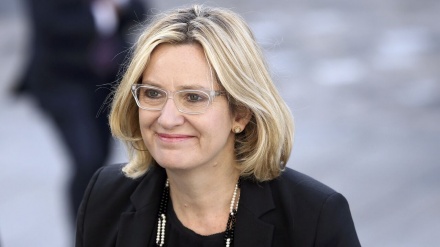 İngiltere'de şok! Çalışma Bakanı Amber Rudd görevinden istifa etti