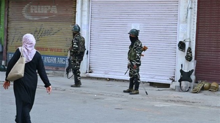 India tightens restrictions in Kashmir after Imran Khan's UN address