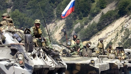 俄罗斯军事与中国军队的参与举行演习