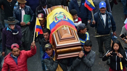 Cinco muertos deja represión policial de protestas en Ecuador