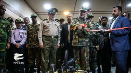 揭幕伊朗伊斯兰共和国陆军的新装备