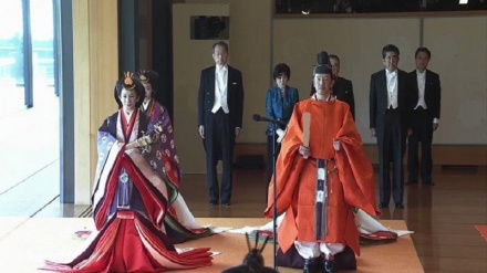 Япония янги императори расмий равишда тахтга ўтириш маросими (видео)