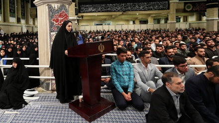 Ayatollah Khamenei beim Treffen mit der jungen akademischen Elite