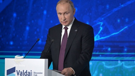 Putin: Rusya İran'ın nükleer meselesini siyasi yoldan  halletmeye destek veriyor 