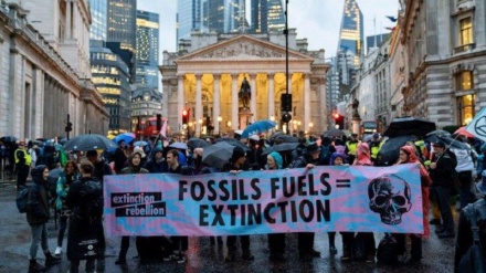 英・ロンドンで環境保護主義者の抗議行動が継続