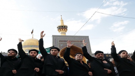 Fotos: Musulmanes chiíes conmemoraron el martirio del Imam Reza en Mashhad