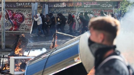 Pinera says demands of Chileans 'loud and clear,' protests begin anew