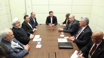 Չմիավորման շարժման գագաթաժողովի  շրջանակներում, հանդիպել են Իրանի և Կուբայի նախագահները