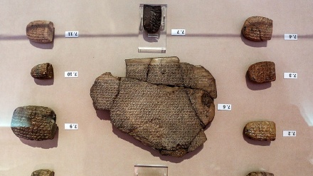 Pengembalian Hampir 1800 Clay Tablet Achaemenid ke Iran