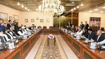 Pakistan, Taliban urge resumption of Afghan peace talks